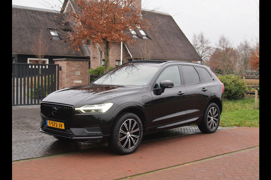 Volvo XC60 2.0 T8 Twin Engine AWD Inscription | Trekhaak | Luchtvering | Panoramadak | Black Edition |