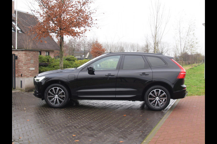 Volvo XC60 2.0 T8 Twin Engine AWD Inscription | Trekhaak | Luchtvering | Panoramadak | Black Edition |