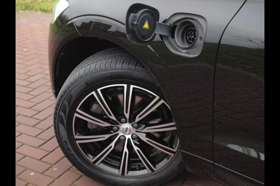 Volvo XC60 2.0 T8 Twin Engine AWD Inscription | Trekhaak | Luchtvering | Panoramadak | Black Edition |