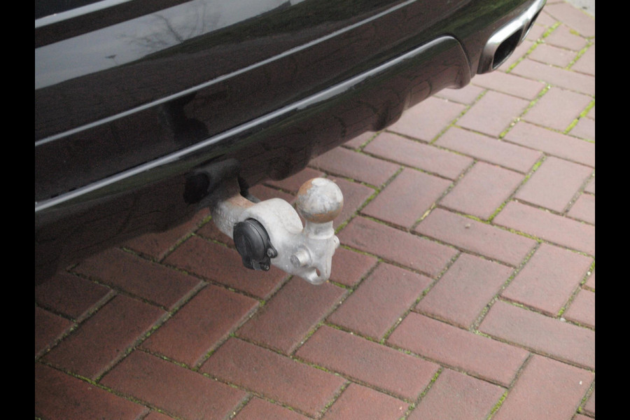 Volvo XC60 2.0 T8 Twin Engine AWD Inscription | Trekhaak | Luchtvering | Panoramadak | Black Edition |