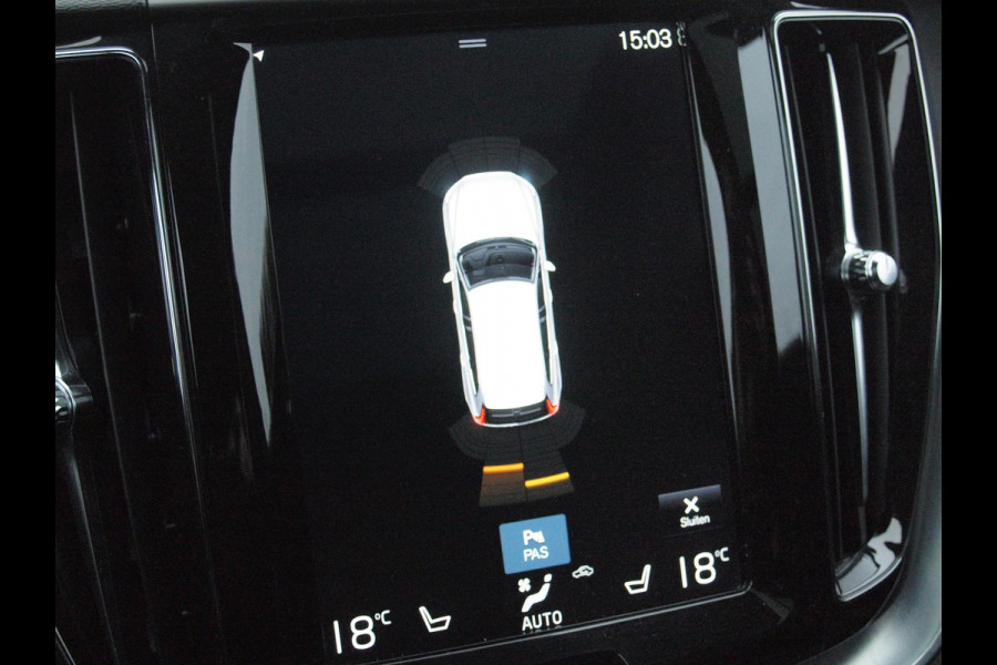 Volvo XC60 2.0 T8 Twin Engine AWD Inscription | Trekhaak | Luchtvering | Panoramadak | Black Edition |