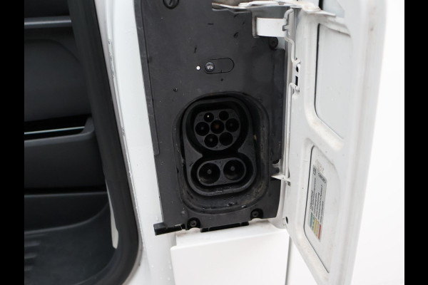 Volkswagen E-Transporter ABTe 100% ELEKTRISCH AUT. *1.838 KM!* LANG L2H1 + LED | APPLE CARPLAY | STOELVERWARMING