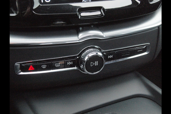 Volvo XC60 2.0 T8 Twin Engine AWD Inscription | Trekhaak | Luchtvering | Panoramadak | Black Edition |