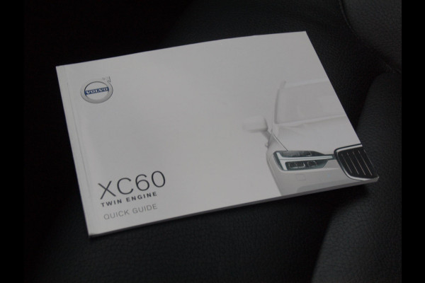 Volvo XC60 2.0 T8 Twin Engine AWD Inscription | Trekhaak | Luchtvering | Panoramadak | Black Edition |