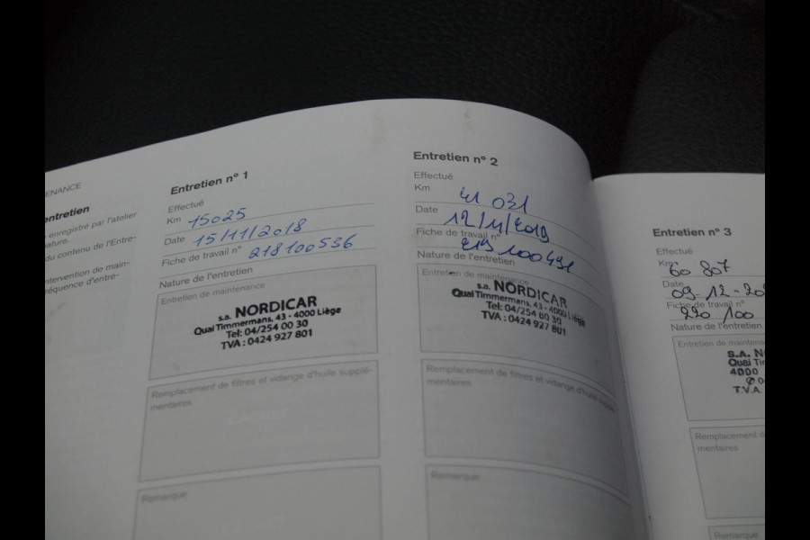 Volvo XC60 2.0 T8 Twin Engine AWD Inscription | Trekhaak | Luchtvering | Panoramadak | Black Edition |