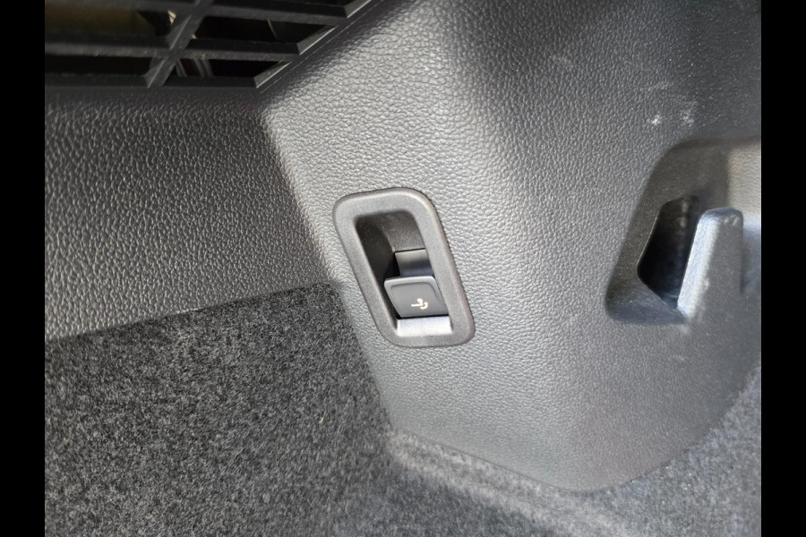 Volkswagen Golf 8.5 1.5 eTSI 150pk Goal Edition Trekhaak | Stoelverw. | Navi | Cruise | Carplay