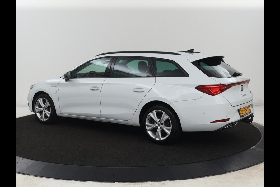 Seat Leon 1.4 e-Hybrid FR | Trekhaak | Stoelverwarming | Camera | Adaptive cruise | Carplay | Navigatie | PHEV | Plug In