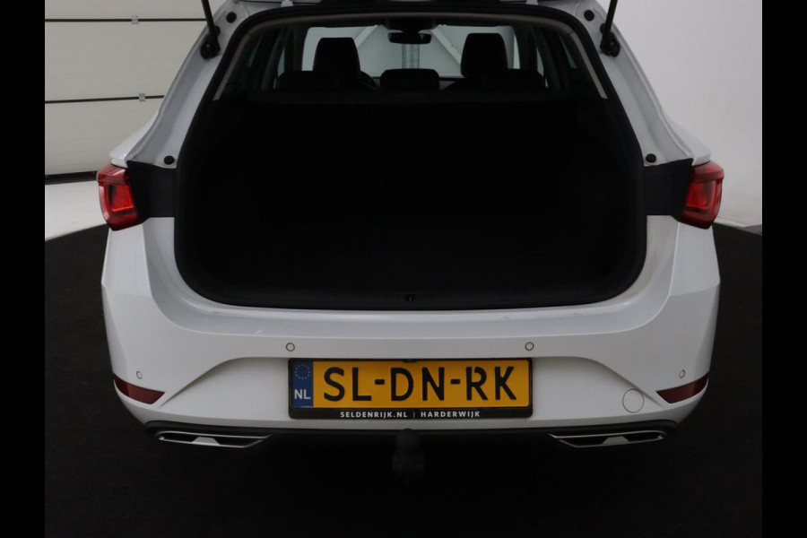 Seat Leon 1.4 e-Hybrid FR | Trekhaak | Stoelverwarming | Camera | Adaptive cruise | Carplay | Navigatie | PHEV | Plug In