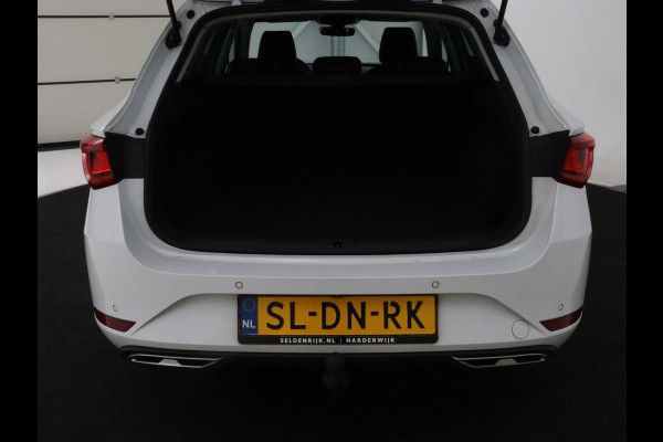 Seat Leon 1.4 e-Hybrid FR | Trekhaak | Stoelverwarming | Camera | Adaptive cruise | Carplay | Navigatie | PHEV | Plug In
