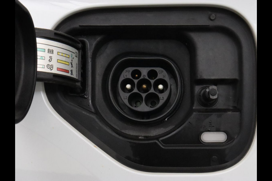 Seat Leon 1.4 e-Hybrid FR | Trekhaak | Stoelverwarming | Camera | Adaptive cruise | Carplay | Navigatie | PHEV | Plug In