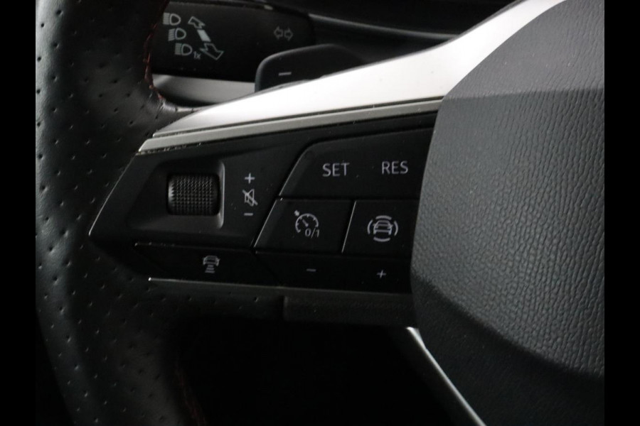 Seat Leon 1.4 e-Hybrid FR | Trekhaak | Stoelverwarming | Camera | Adaptive cruise | Carplay | Navigatie | PHEV | Plug In