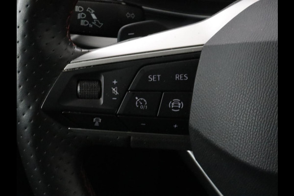 Seat Leon 1.4 e-Hybrid FR | Trekhaak | Stoelverwarming | Camera | Adaptive cruise | Carplay | Navigatie | PHEV | Plug In