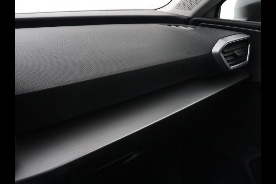 Seat Leon 1.4 e-Hybrid FR | Trekhaak | Stoelverwarming | Camera | Adaptive cruise | Carplay | Navigatie | PHEV | Plug In