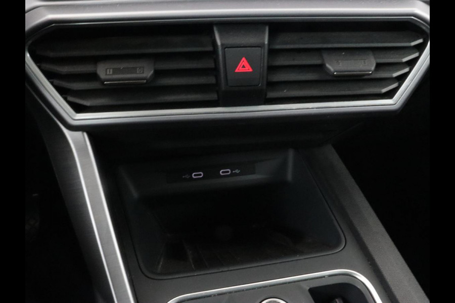 Seat Leon 1.4 e-Hybrid FR | Trekhaak | Stoelverwarming | Camera | Adaptive cruise | Carplay | Navigatie | PHEV | Plug In