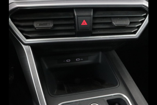 Seat Leon 1.4 e-Hybrid FR | Trekhaak | Stoelverwarming | Camera | Adaptive cruise | Carplay | Navigatie | PHEV | Plug In