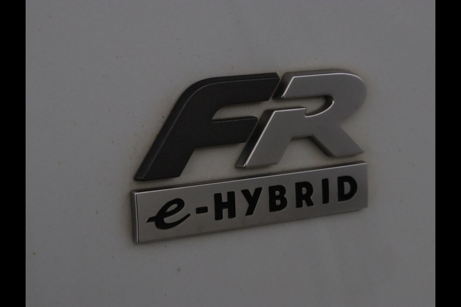 Seat Leon 1.4 e-Hybrid FR | Trekhaak | Stoelverwarming | Camera | Adaptive cruise | Carplay | Navigatie | PHEV | Plug In