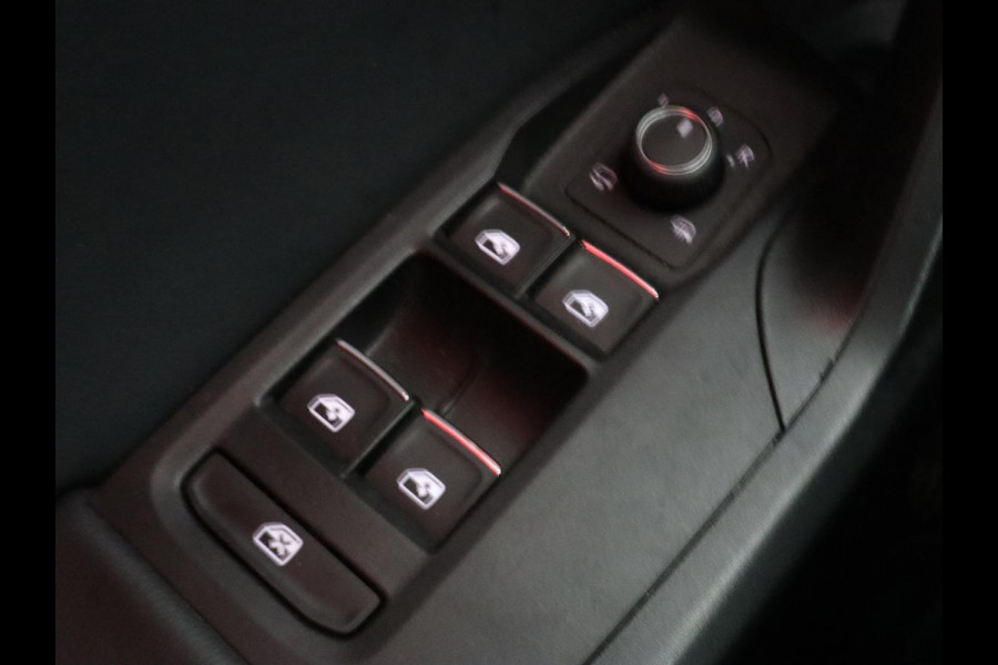 Seat Leon 1.4 e-Hybrid FR | Trekhaak | Stoelverwarming | Camera | Adaptive cruise | Carplay | Navigatie | PHEV | Plug In