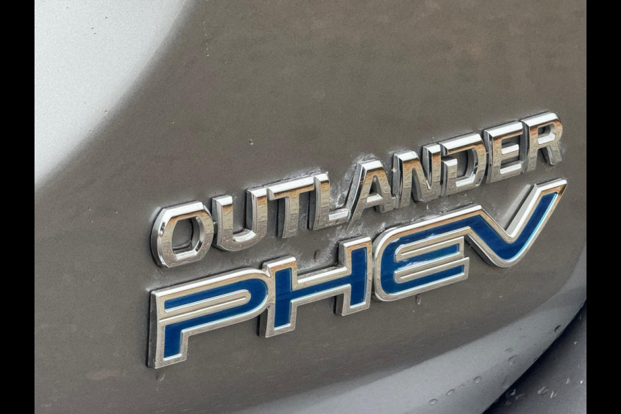 Mitsubishi Outlander 2.4 PHEV Pure+, vele opties, achteruitrijcamera, leder, 18 inch, 1 e eigenaar, NL auto met nationale auto pas