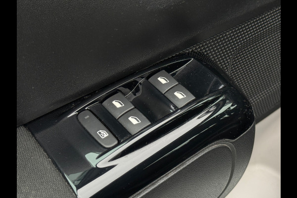 Citroën C3 1.2 PureTech Shine / Camera / Carplay / ACTIE