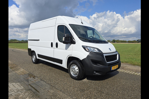 Peugeot Boxer 330 2.2 BlueHDi L2 H2 - 120 Pk - Euro 6 - Navi - ParkeerCamera - Airco - Cruise Control