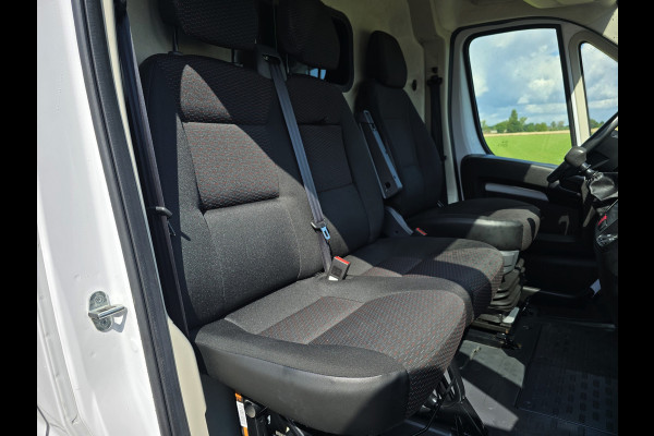 Peugeot Boxer 330 2.2 BlueHDi L2 H2 - 120 Pk - Euro 6 - Navi - ParkeerCamera - Airco - Cruise Control