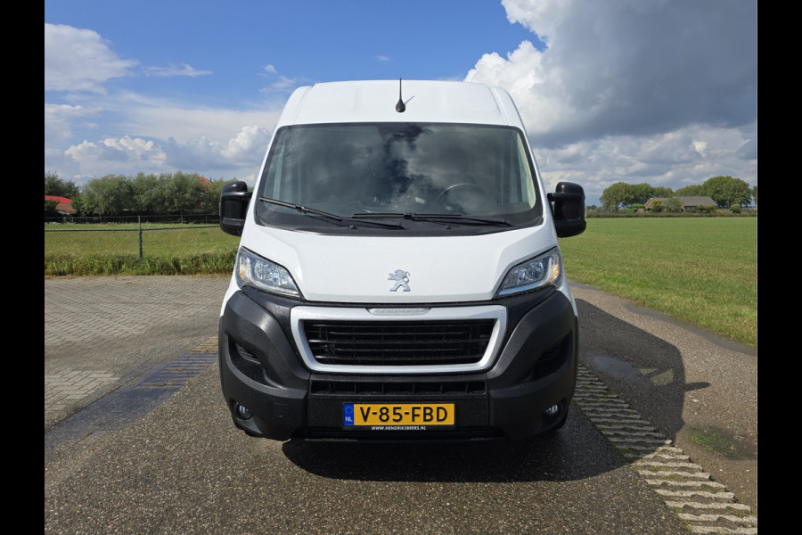 Peugeot Boxer 330 2.2 BlueHDi L2 H2 - 120 Pk - Euro 6 - Navi - ParkeerCamera - Airco - Cruise Control