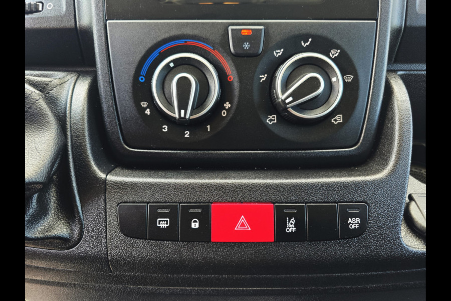 Peugeot Boxer 330 2.2 BlueHDi L2 H2 - 120 Pk - Euro 6 - Navi - ParkeerCamera - Airco - Cruise Control