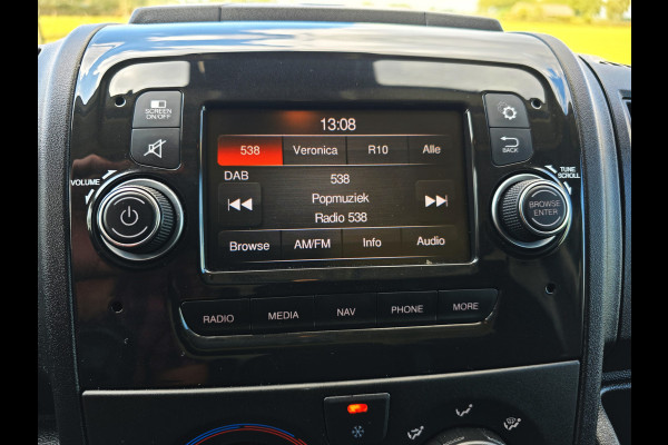 Peugeot Boxer 330 2.2 BlueHDi L2 H2 - 120 Pk - Euro 6 - Navi - ParkeerCamera - Airco - Cruise Control