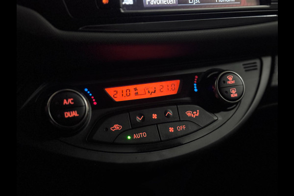 Toyota Yaris 1.3 VVT-i Dynamic AUT. | CAMERA | CLIMA