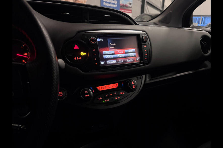 Toyota Yaris 1.3 VVT-i Dynamic AUT. | CAMERA | CLIMA