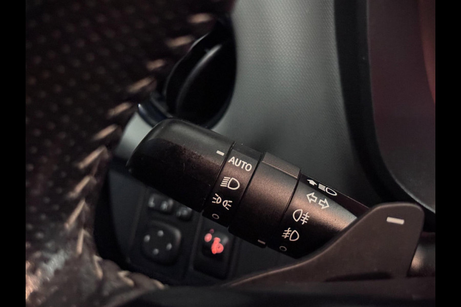 Toyota Yaris 1.3 VVT-i Dynamic AUT. | CAMERA | CLIMA