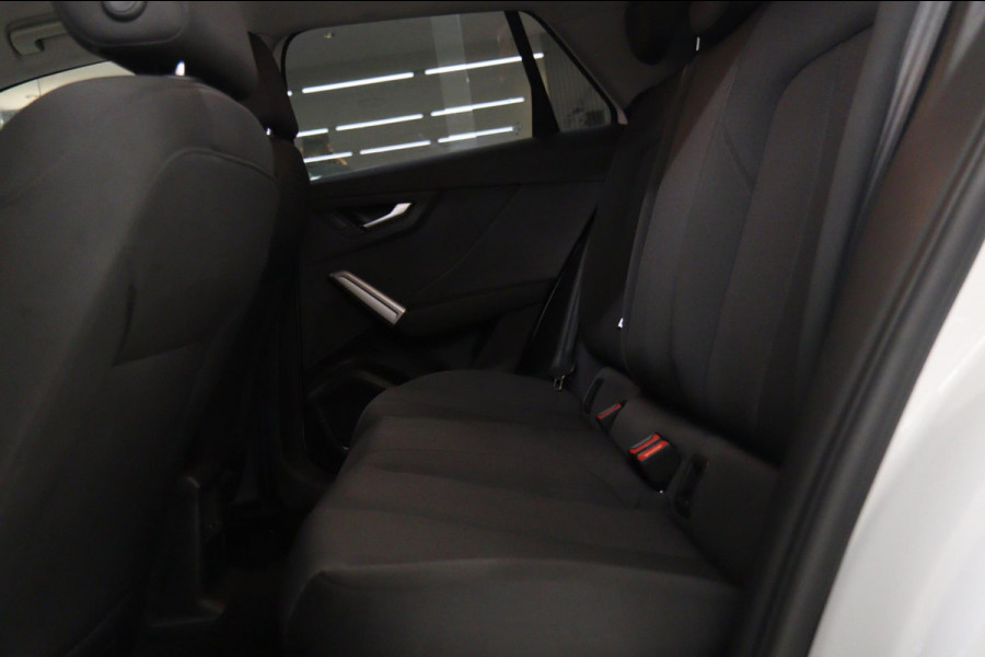Audi Q2 35 TFSI S Edition CARPLAY/STOELVERWARMING/CAM/NAVI/PARKHULP/VOL