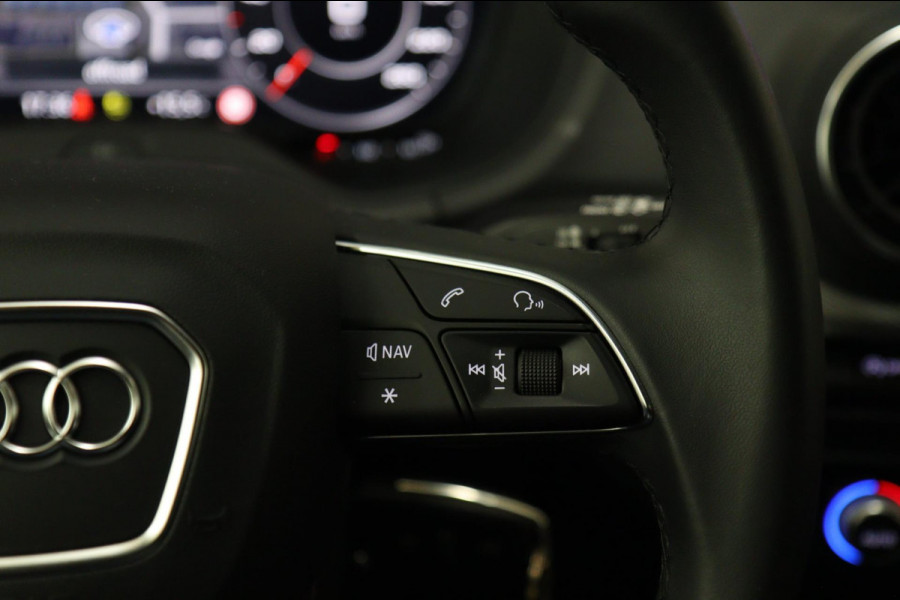 Audi Q2 35 TFSI S Edition CARPLAY/STOELVERWARMING/CAM/NAVI/PARKHULP/VOL