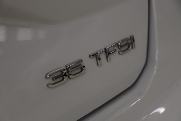 Audi Q2 35 TFSI S Edition CARPLAY/STOELVERWARMING/CAM/NAVI/PARKHULP/VOL