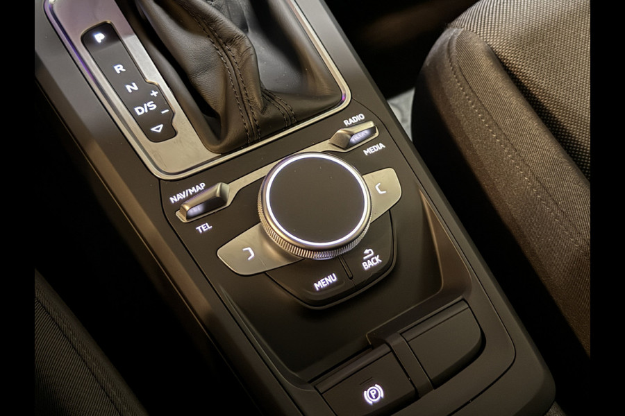 Audi Q2 35 TFSI Advanced edition | Stoelverwarming | Navigatie | Climate control