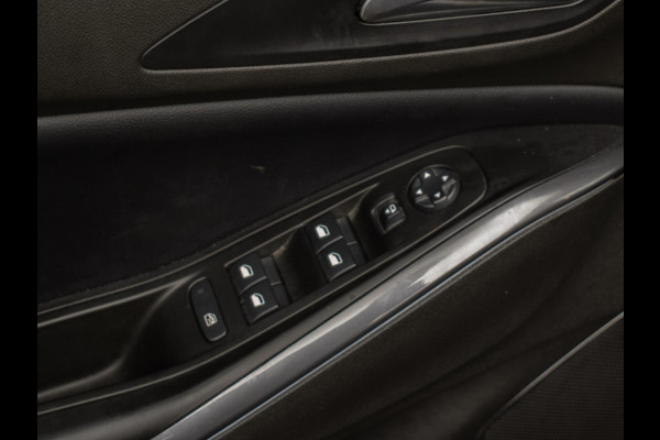 Opel Grandland X 1.2 Turbo Business Executive Sport (APPLE CARPLAY,NAVI,CAMERA,CLIMATE,CRUISE,PDC,TREKHAAK,SPORTSTOELEN,LM VELGEN)