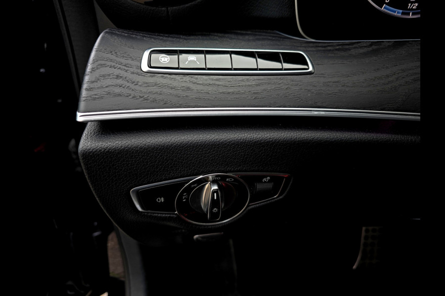 Mercedes-Benz E-Klasse 400d 4Matic Premium Plus - 340 Pk - Euro 6 - Lederen bekleding - ParkeerCamera - Schuif/Kanteldak