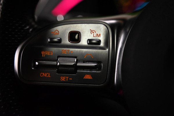 Mercedes-Benz EQC 400 4MATIC AMG 80 kWh - Memory - Distronic - 360 Camera - Schuifdak - Burmester - Trekhaak -