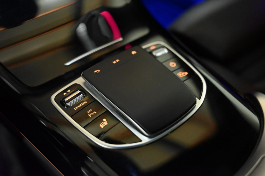 Mercedes-Benz EQC 400 4MATIC AMG 80 kWh - Memory - Distronic - 360 Camera - Schuifdak - Burmester - Trekhaak -