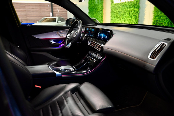 Mercedes-Benz EQC 400 4MATIC AMG 80 kWh - Memory - Distronic - 360 Camera - Schuifdak - Burmester - Trekhaak -