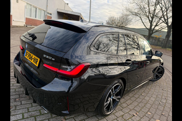BMW 3 Serie Touring 330e 2023 M-SPORT PHEV HYBRID 293PK ACC LEDER LUXE LED