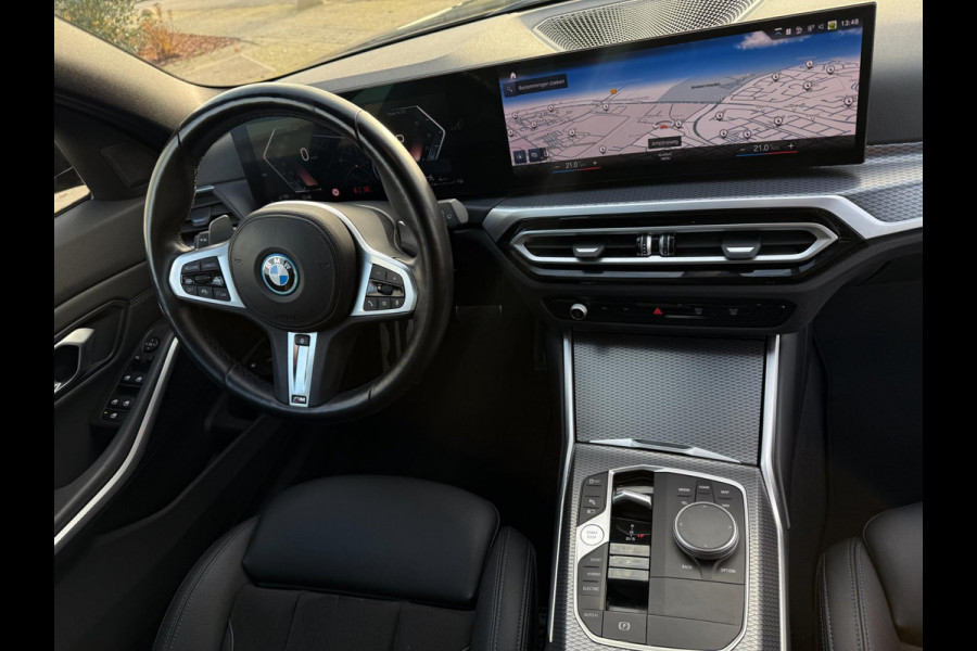 BMW 3 Serie Touring 330e 2023 M-SPORT PHEV HYBRID 293PK ACC LEDER LUXE LED