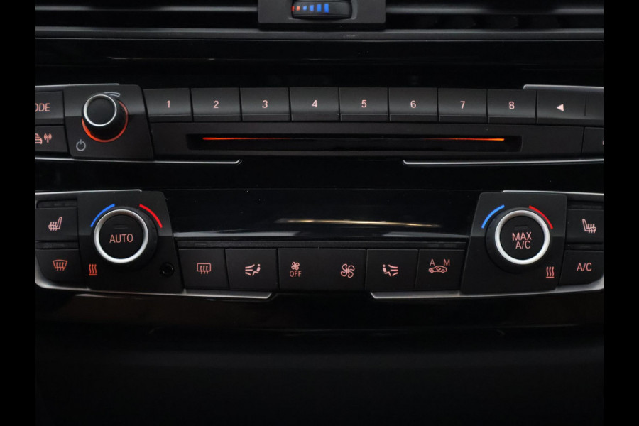 BMW 3 Serie Touring 318i M Sport Corporate Lease Automaat | Navigatie | Leder | Trekhaak |