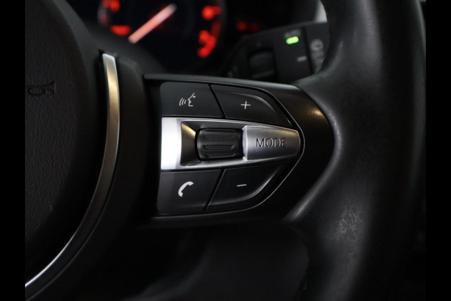 BMW 3 Serie Touring 318i M Sport Corporate Lease Automaat | Navigatie | Leder | Trekhaak |