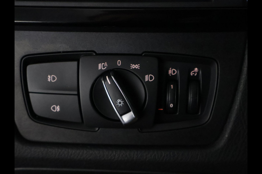 BMW 3 Serie Touring 318i M Sport Corporate Lease Automaat | Navigatie | Leder | Trekhaak |