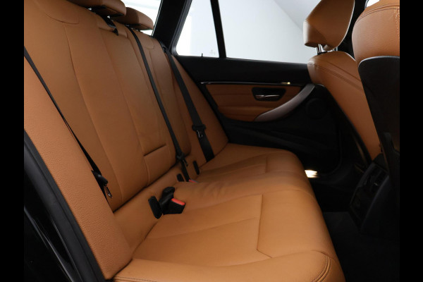 BMW 3 Serie Touring 318i M Sport Corporate Lease Automaat | Navigatie | Leder | Trekhaak |