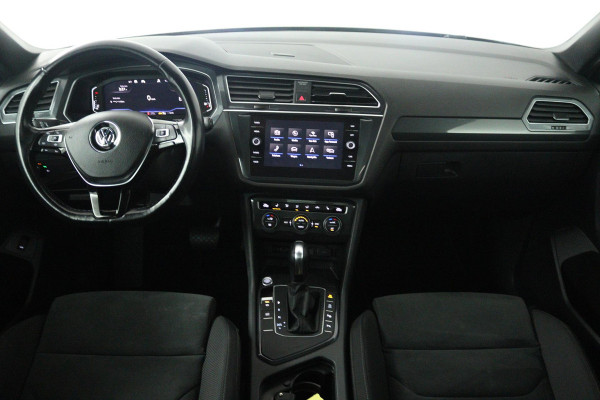 Volkswagen Tiguan Allspace 1.5 TSI Highline Business R 7p. (PANORAMADAK, ELEKT. WEGKLAPBARE TREKHAAK, STOELVERWARMING)