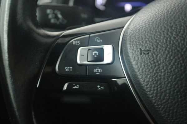 Volkswagen Tiguan Allspace 1.5 TSI Highline Business R 7p. (PANORAMADAK, ELEKT. WEGKLAPBARE TREKHAAK, STOELVERWARMING)