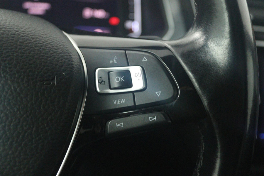 Volkswagen Tiguan Allspace 1.5 TSI Highline Business R 7p. (PANORAMADAK, ELEKT. WEGKLAPBARE TREKHAAK, STOELVERWARMING)