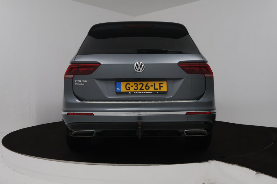 Volkswagen Tiguan Allspace 1.5 TSI Highline Business R 7p. (PANORAMADAK, ELEKT. WEGKLAPBARE TREKHAAK, STOELVERWARMING)